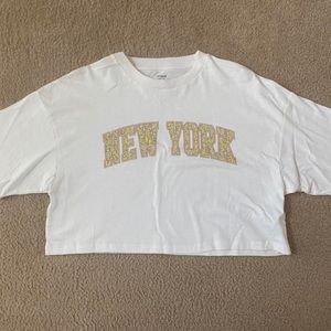 cotton on new york crop top 💛